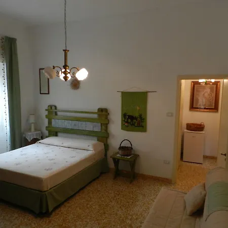 Casa Corte Con Terrazza *