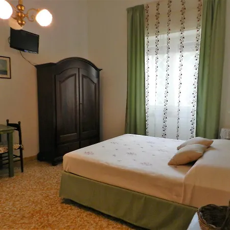 Semesterbostad Casa Corte Con Terrazza Taviano (Lecce)